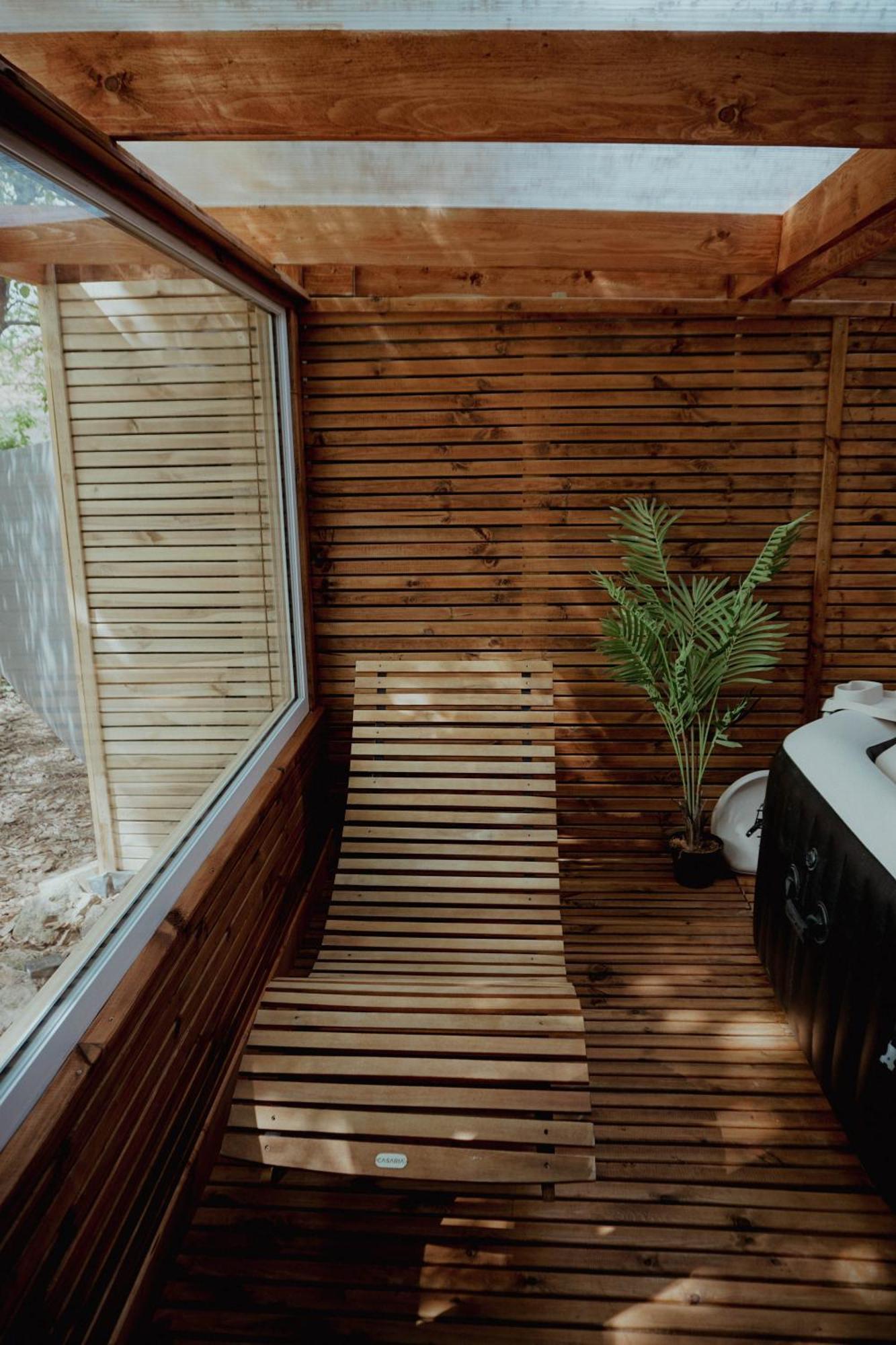 Le Chalet Tipi Avec Jacuzzi Et Jardin تروي المظهر الخارجي الصورة